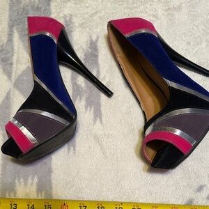 Shi by JOURNEYS Sky High Pink and Blue Heels with Silver accents size 8.5 M